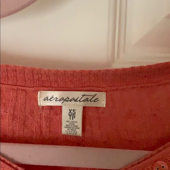 Coral aeropostal 3/4 sleeve shirt. With buttons - Picture 2 of 3